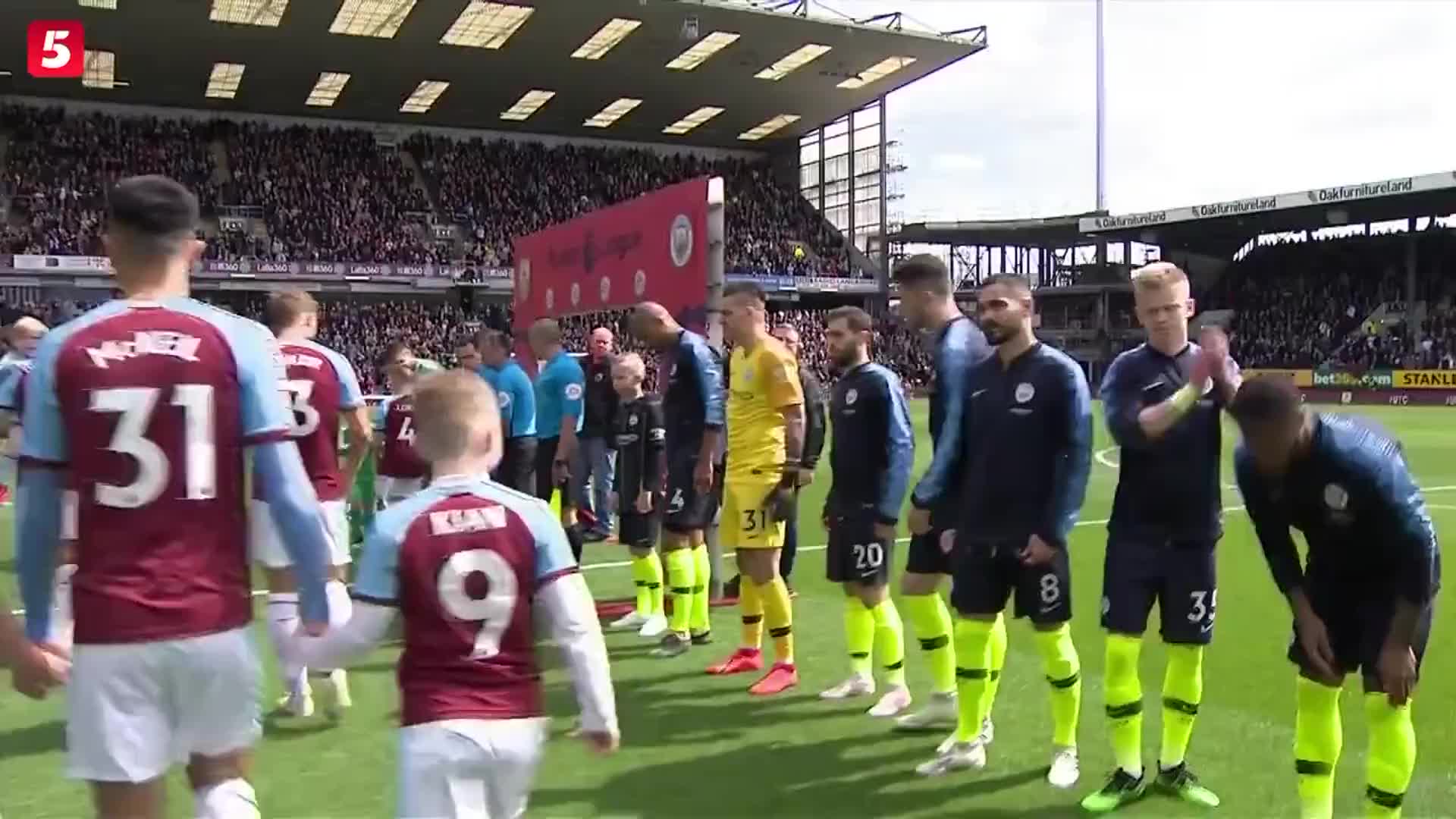 巴里·邦兹达成 500 轰、500 盗的历史级数据，成为全能棒球的标杆